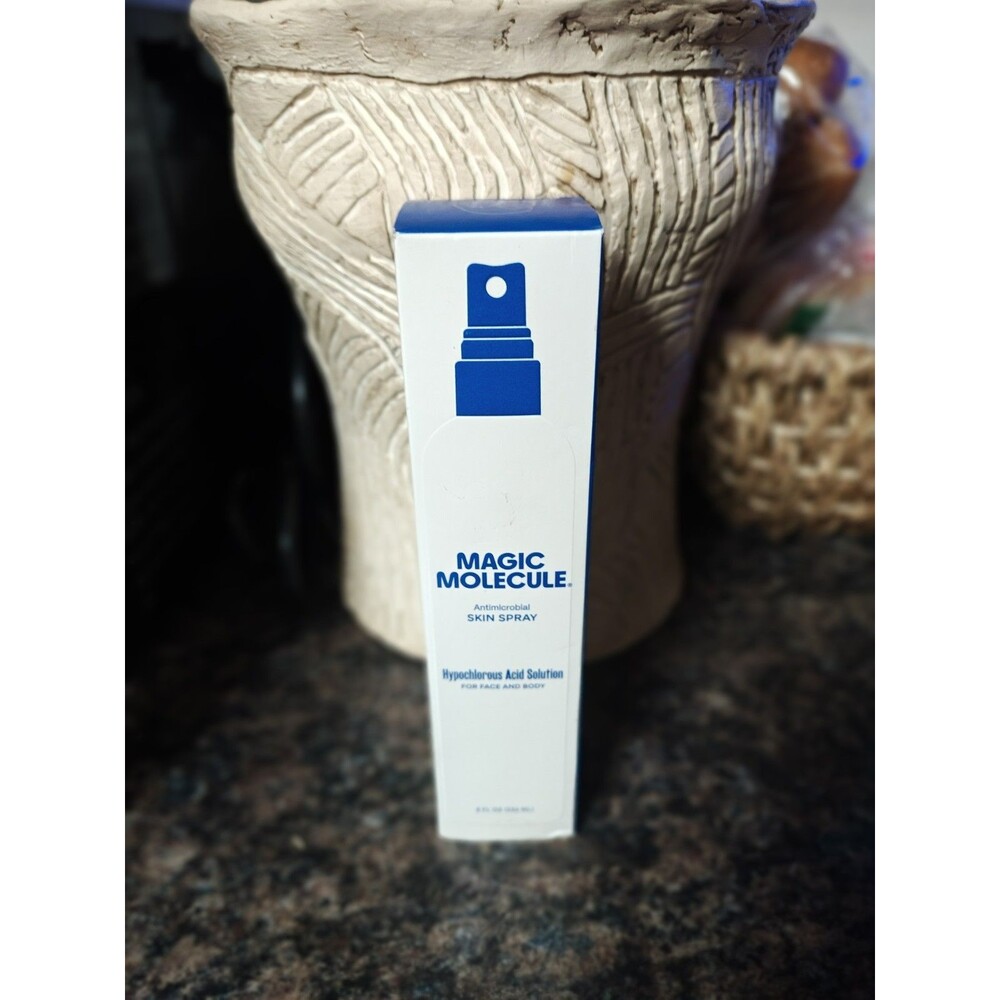 Magic Molecule Antimicrobial Skin Spray Hypochlorous Acid Solution 3.4 oz